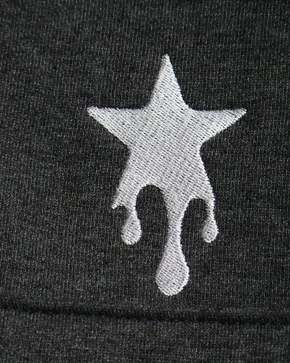 DRIP “STAR” EMBROIDERY HOODED SWEATSHIRT【離島配送不可】