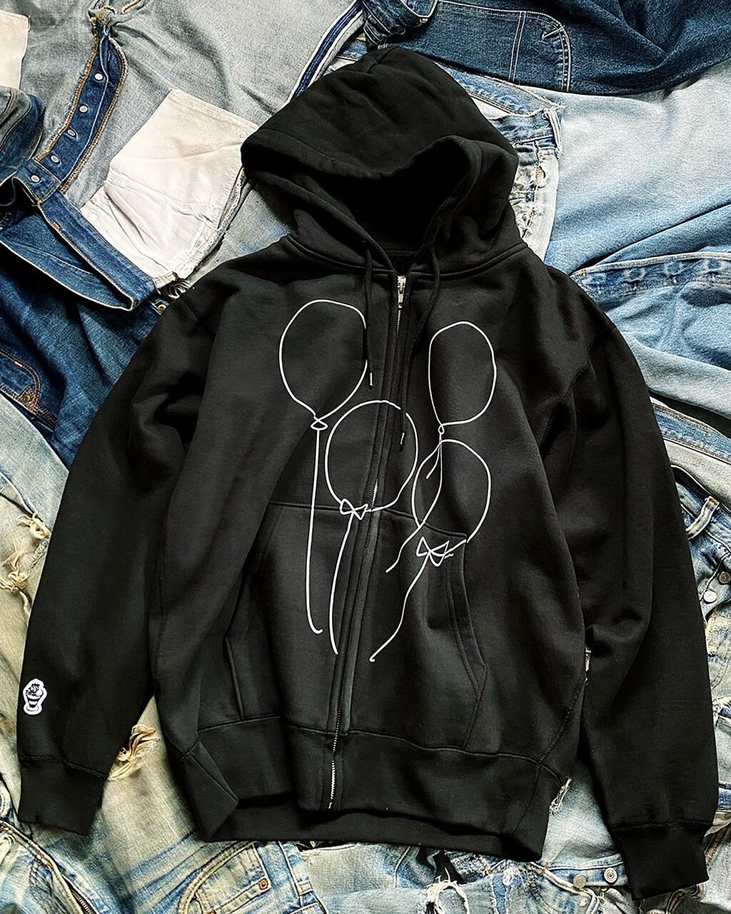 BIG BALLOONS HOODED SWEATSHIRT【離島配送不可】