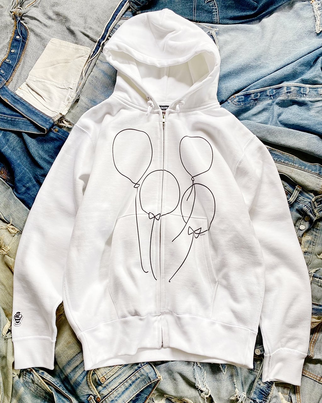 BIG BALLOONS HOODED SWEATSHIRT【離島配送不可】