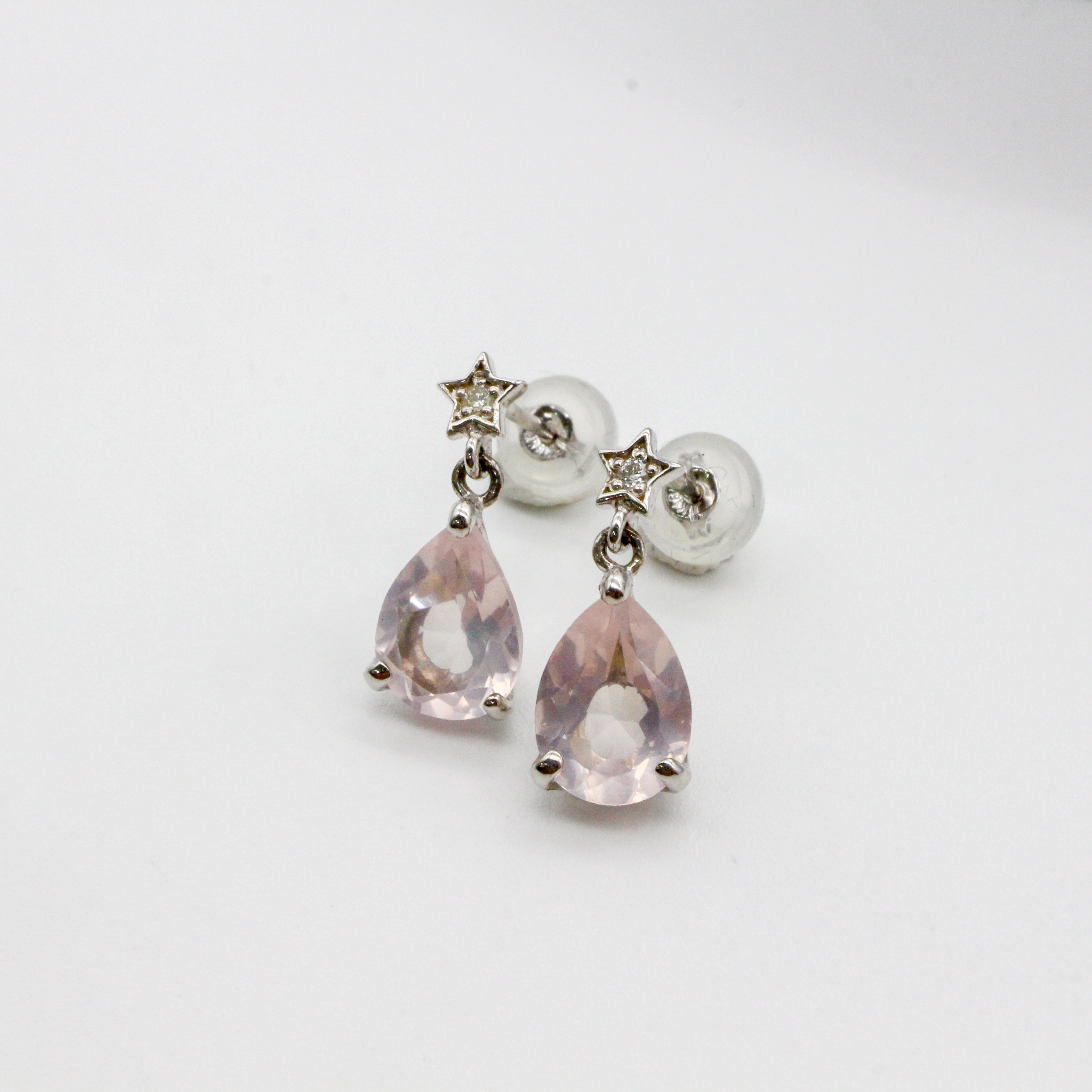 av-0022【K18WG】ピアス【離島配送不可】