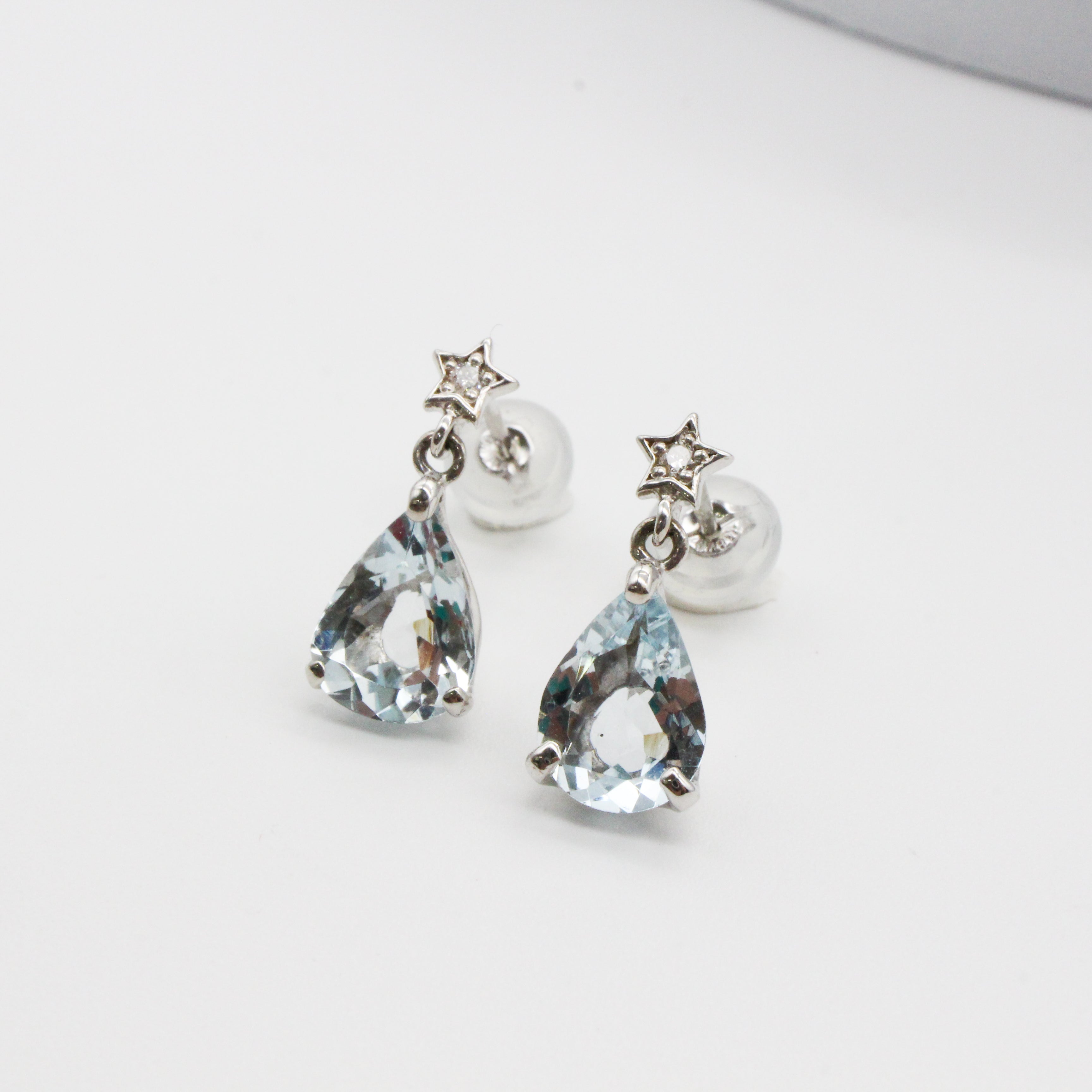 av-0024【K18WG】ピアス【離島配送不可】