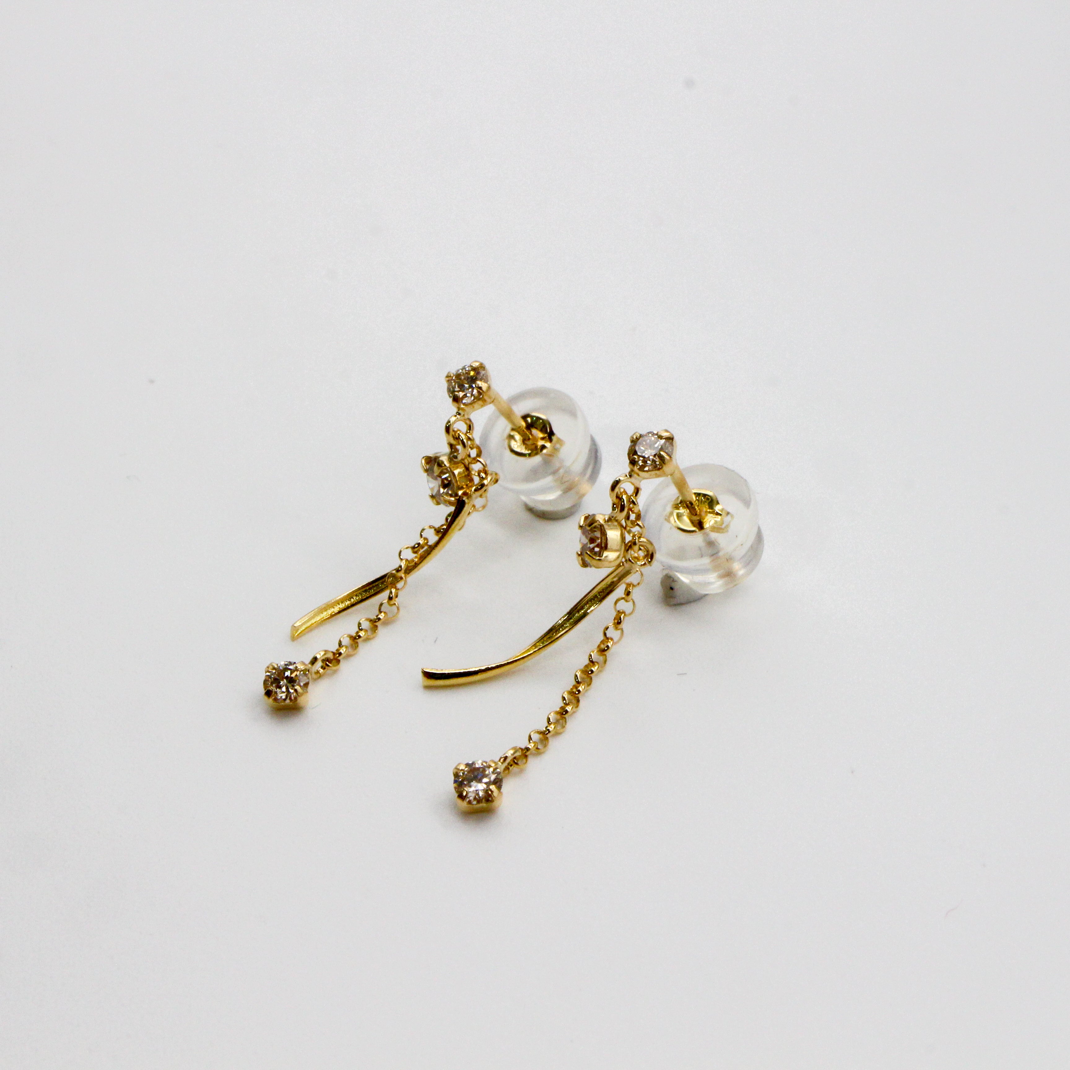 av-0031【K18YG】ピアス【離島配送不可】