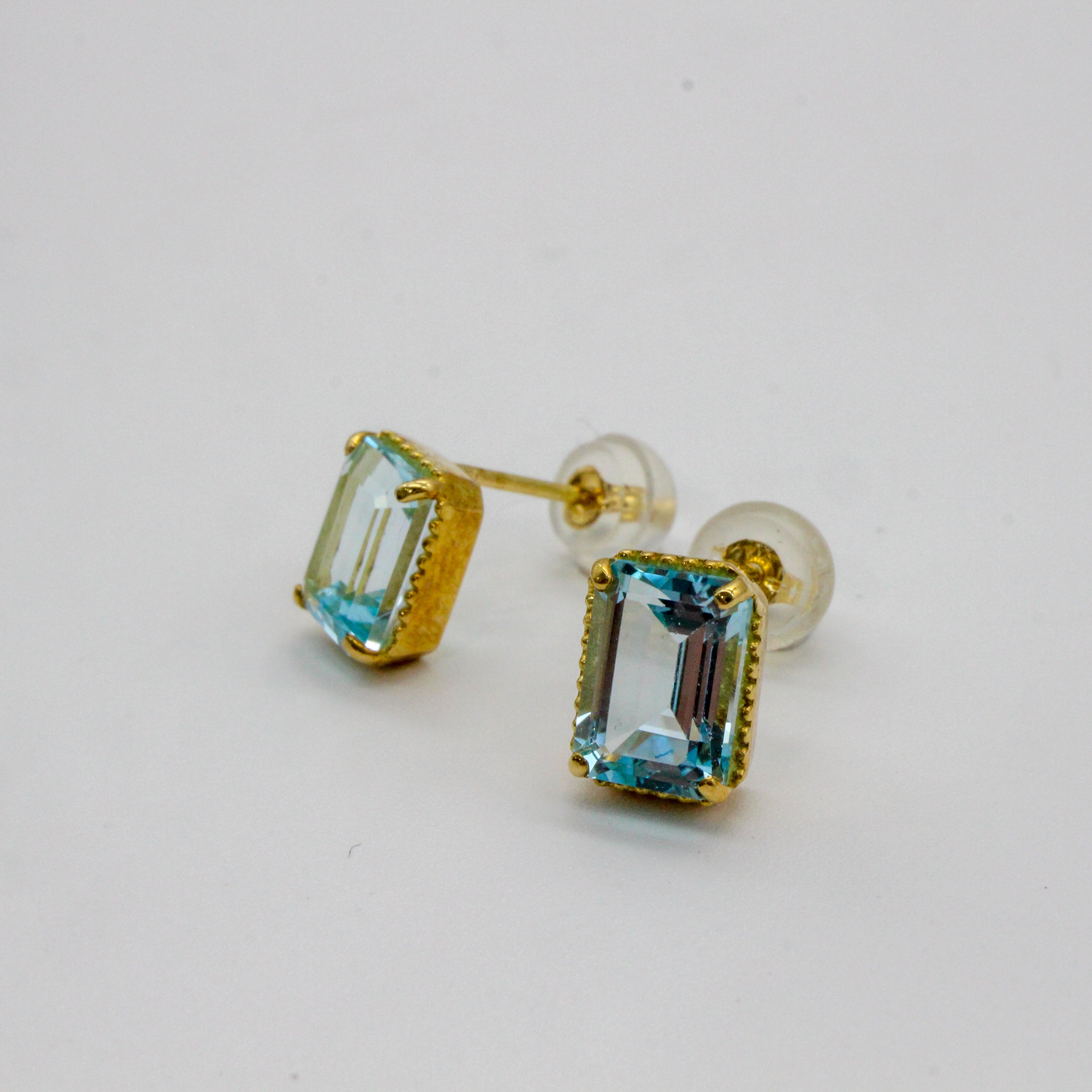 av-0089【K18YG】ピアス【離島配送不可】