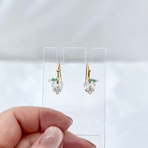 クリスタルアップルのピアス(イヤリング可)
