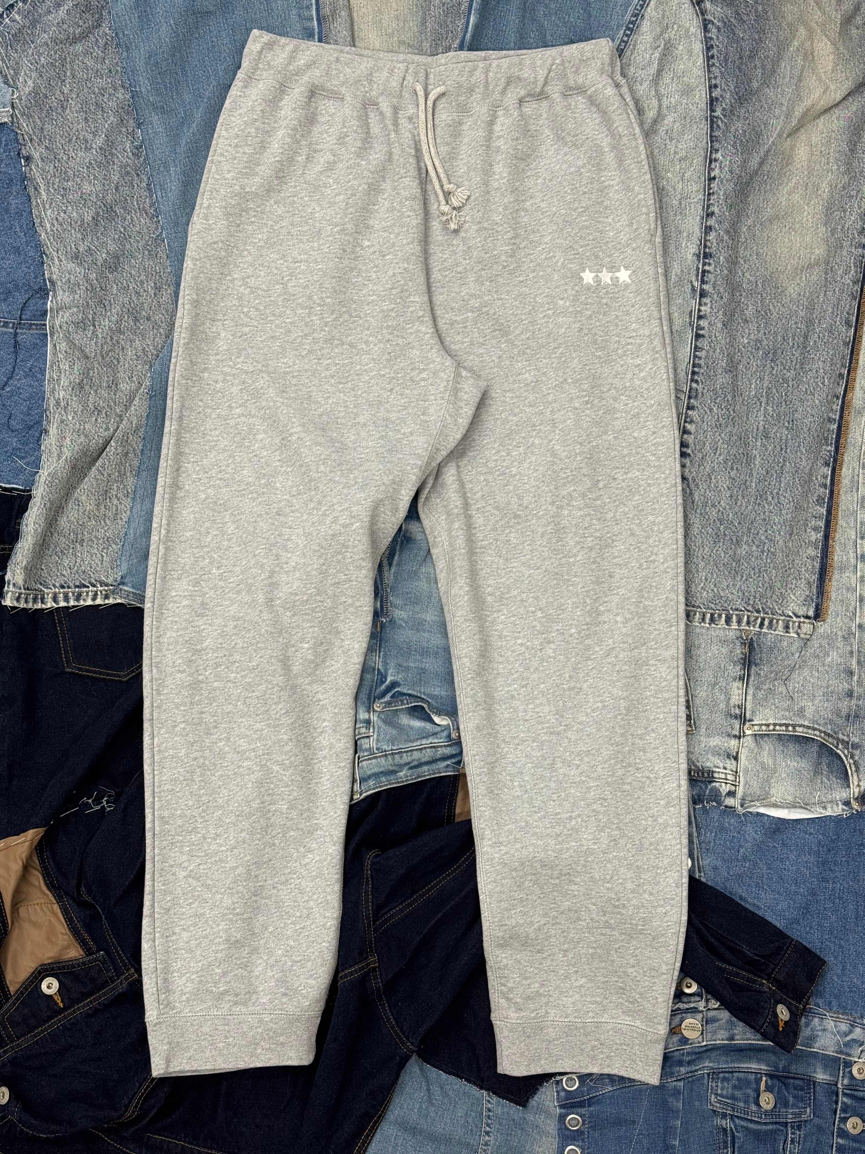 EMBLEMED “3STAR” 4POCKET SWEAT PANTS【離島配送不可】