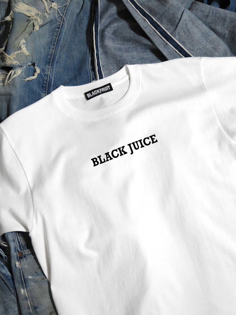 “BLACK JUICE” PRINTED WHITE TEE【離島配送不可】