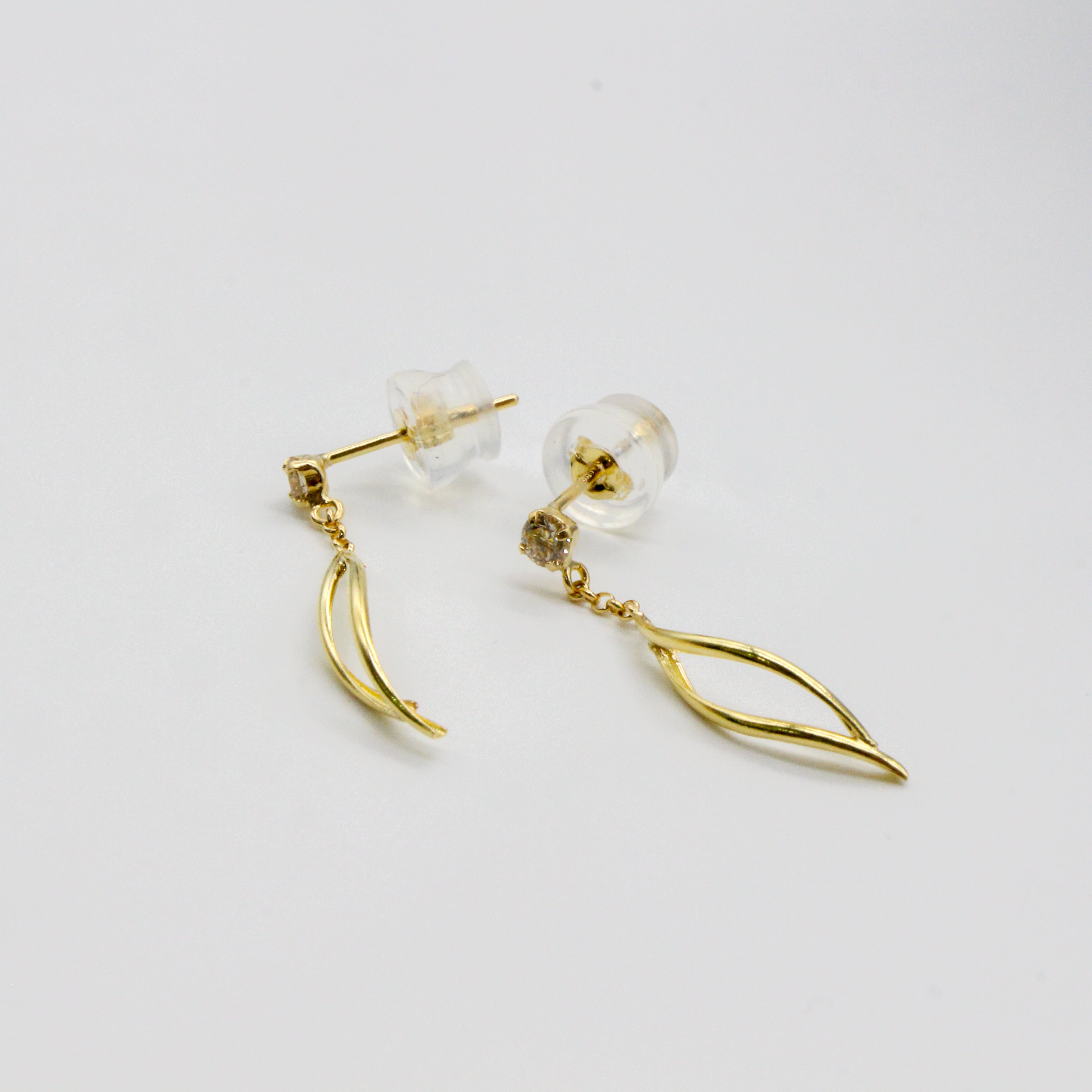av-0029【K18YG】ピアス【離島配送不可】