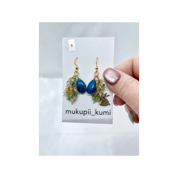 オパリーナとキャッツアイのピアス